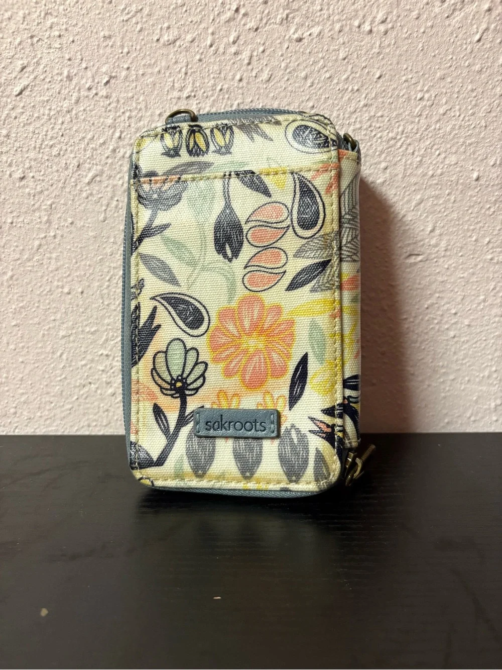 Sakroots Floral Smartphone Crossbody Wallet Wristlet Artist Print Organizer